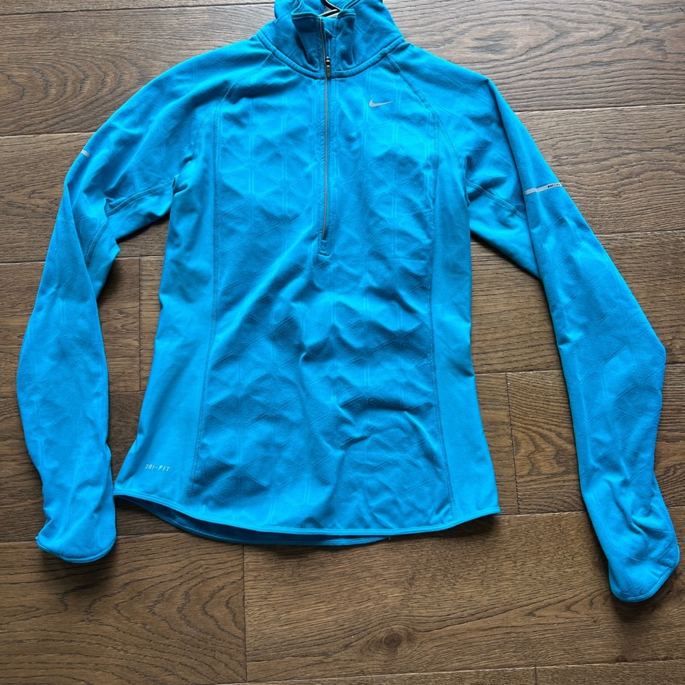 Nike dry fit size small